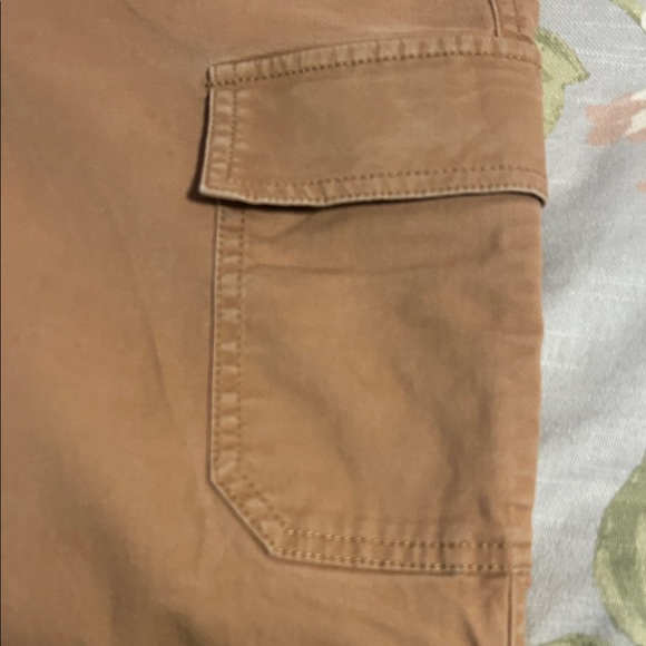 Talbots  Wide-Leg Cargo Chino Pants - Picture 4 of 11